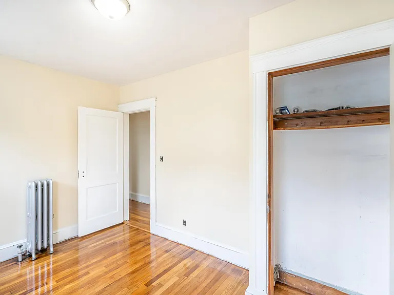 39 Perry St #3 — Photo 9
