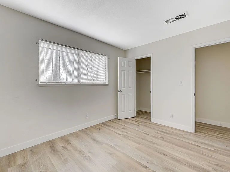 893 W Bartlett Ave — Photo 26
