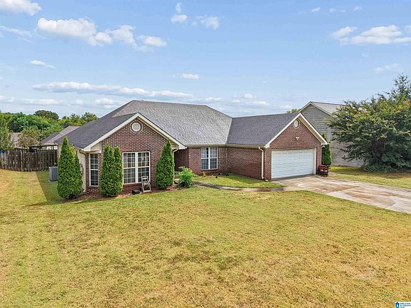 3rd image of 179 Stonehaven Dr