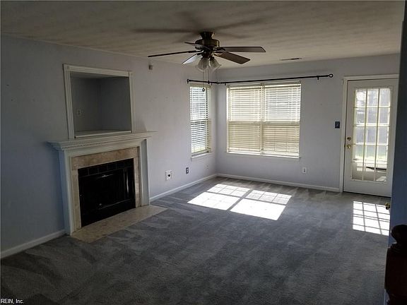 3rd image of 119 Woodlake Ter