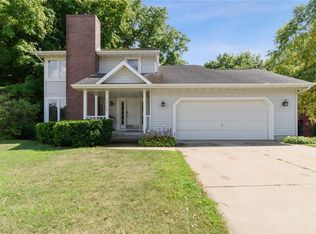 1729 Hidden Hollow Ln NW, Cedar Rapids, IA 52405
