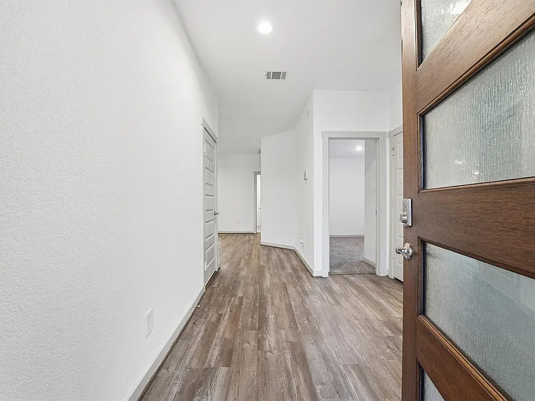 6814 Bradford Terrace Rd — Photo 3