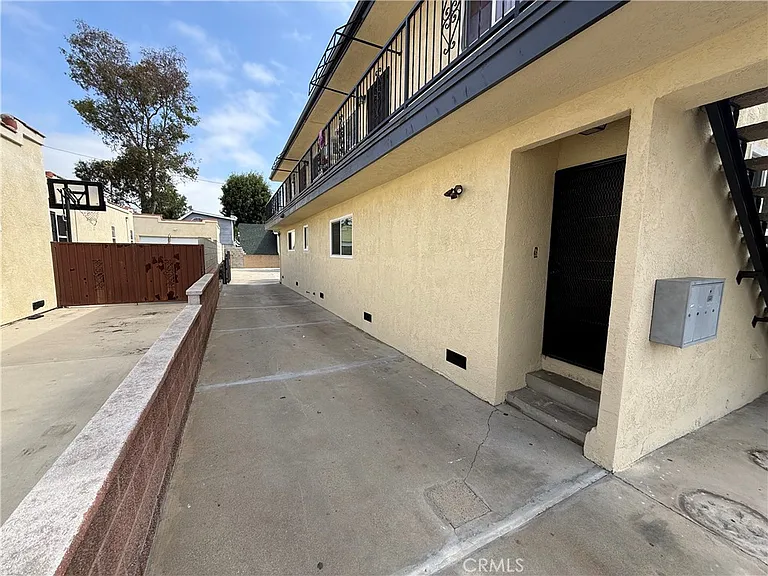 564 W Macarthur Ave #3 — Photo 13