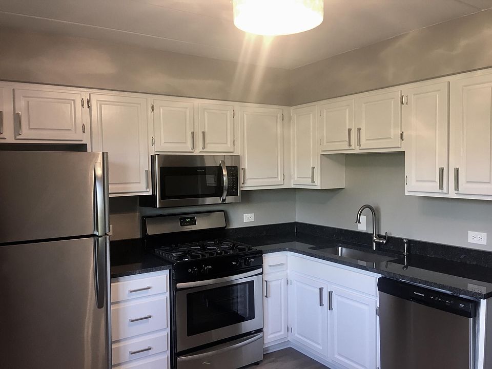 1st image of 5985 Lakeside Pl #201B
