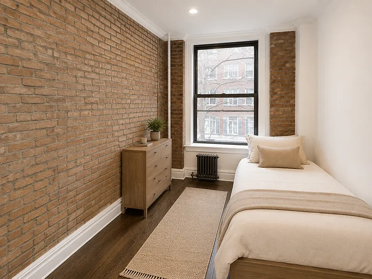 222 E 12th St #3A — Photo 2