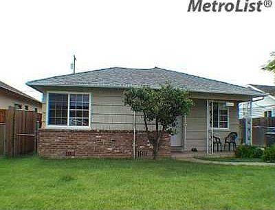  Updates include new dual pane windows, flooring, kitchen, hvac et