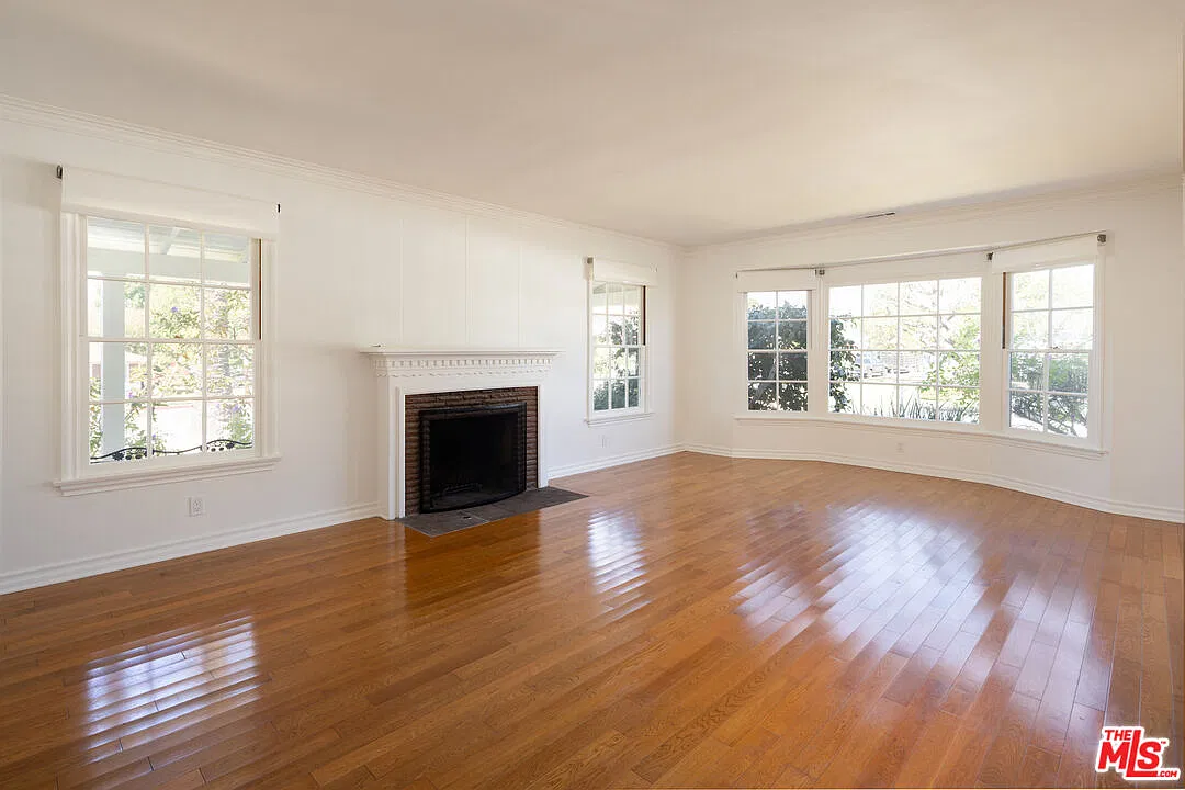 3 bed, 2.0 bath, 1895 sqft, $7,500 — Photo 3