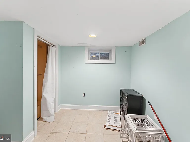 11 R St NW — Photo 44