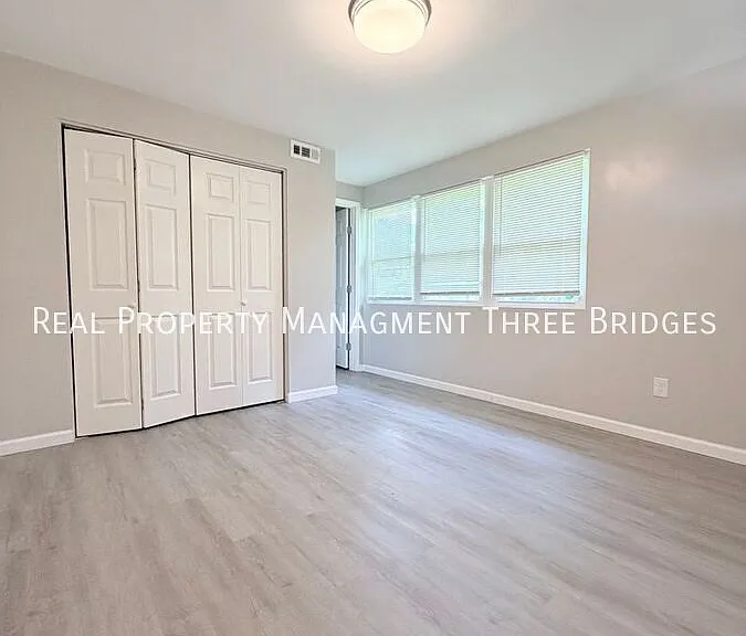 28 Redwood Dr — Photo 4