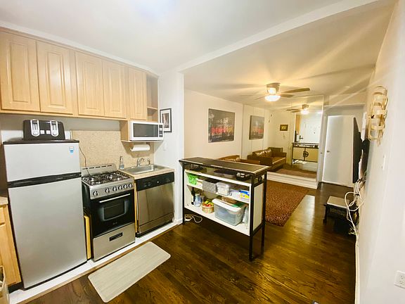 3rd image of 1420 York Ave APT 5H