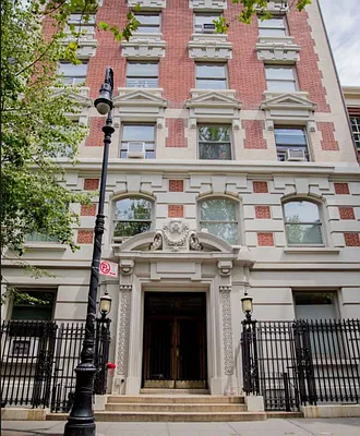 Sold by Douglas Elliman | media 22