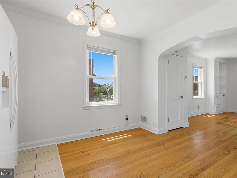 363 Gusryan St — Photo 12