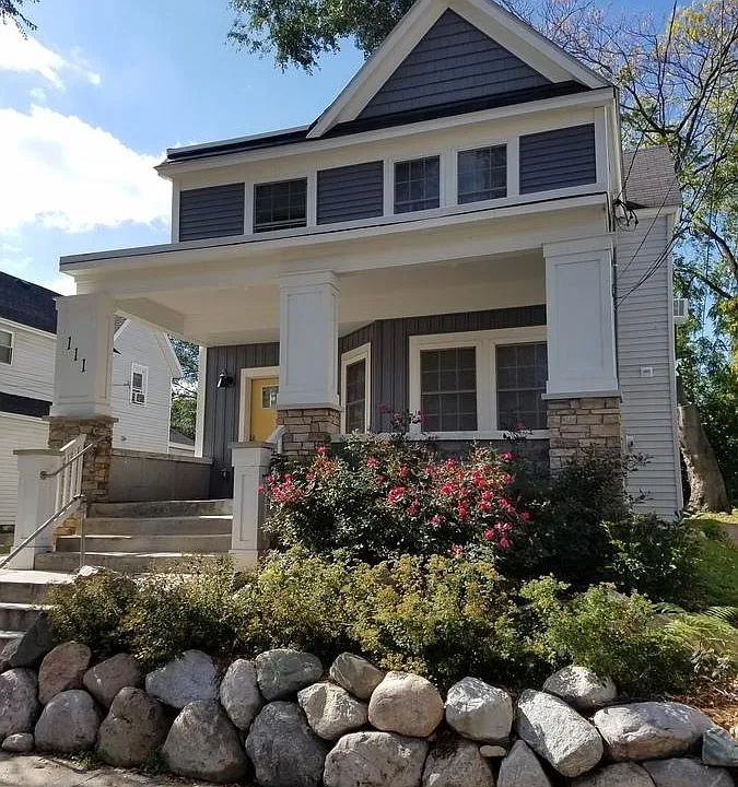 111 Lexington Ave NW