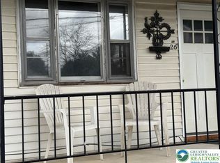 26 Main St, Middleport, PA 17953