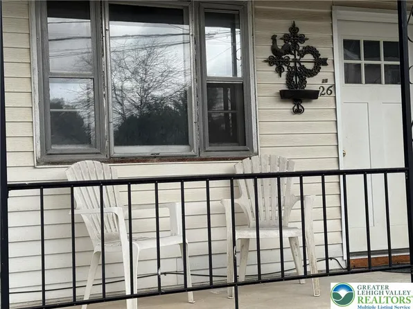 26 Main St, Middleport, PA 17953