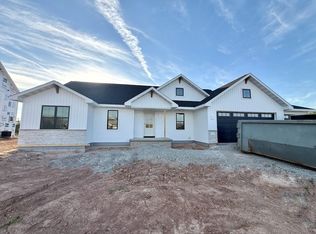 N8864 Galway Ln, Menasha, WI 54952