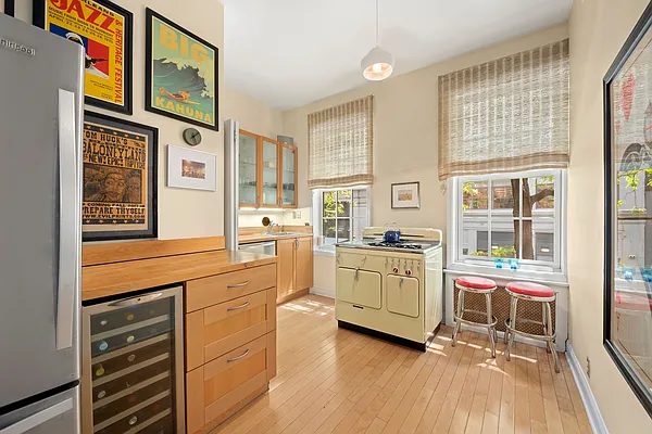 Rented by Corcoran | media 7