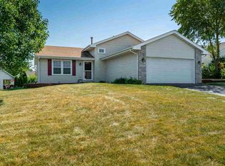 5960 Durrington Dr, Loves Park, IL 61111