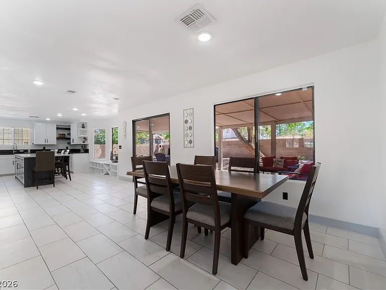 9005 Feather River Ct — Photo 10