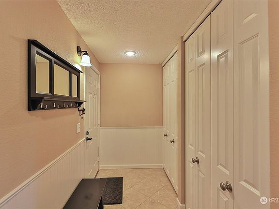 5th image of 23303 Lakeview Drive #B205
