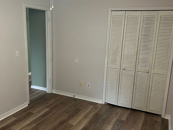 5th image of 2647 Shannon St