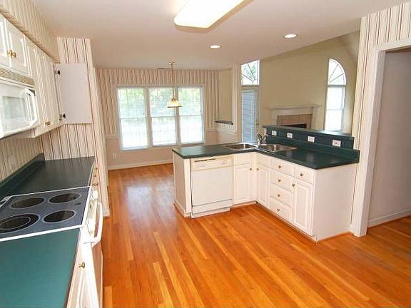 4th image of 5004 Outisland Dr