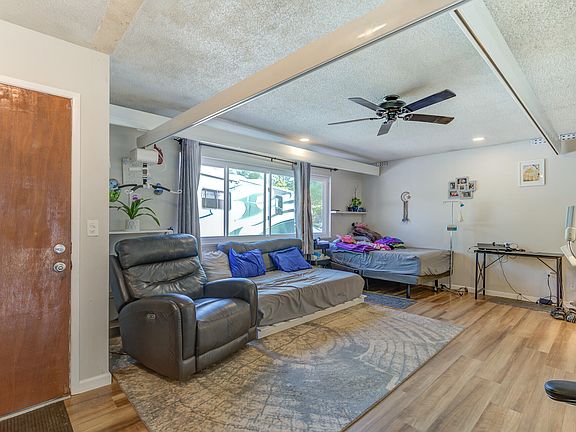 4th image of 4504 Boca St