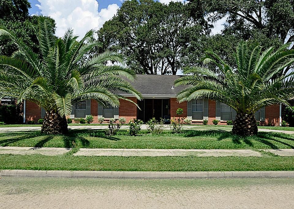 1st image of 609 Denard Ln