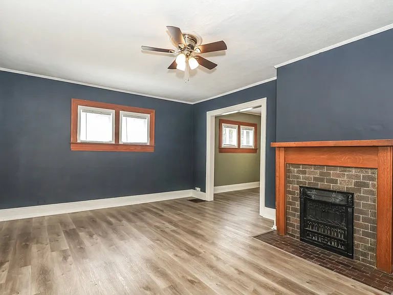 151437_018_living_room_13061450.jpg