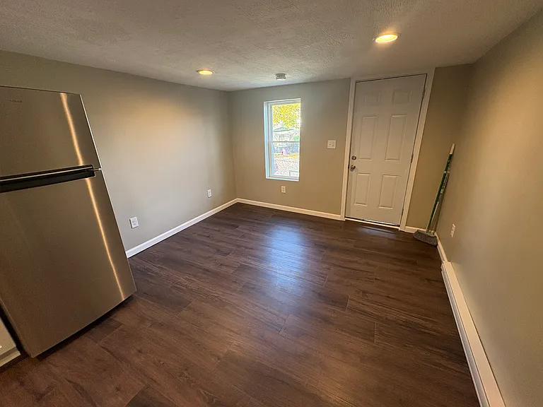 208 W Hazel Way #106 — Photo 5
