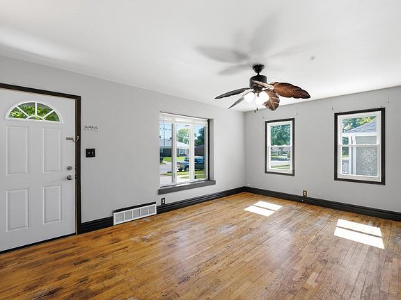 2nd image of 1710 Lathrop AVENUE