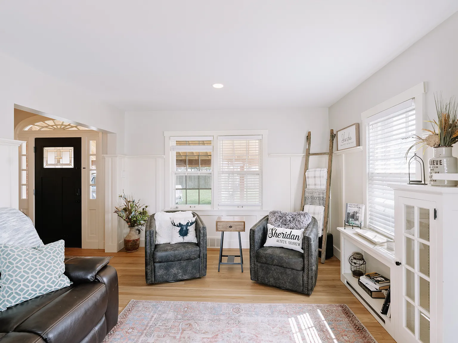 3 bed, 2.5 bath, 3000 sqft, $4,200 — Photo 2