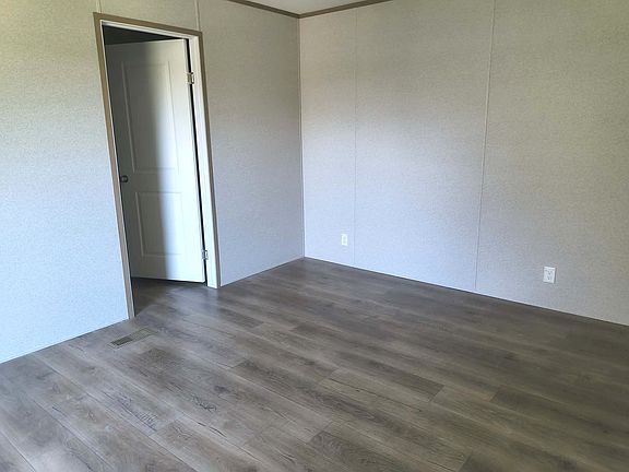 5th image of 166 Bradford Dr #12