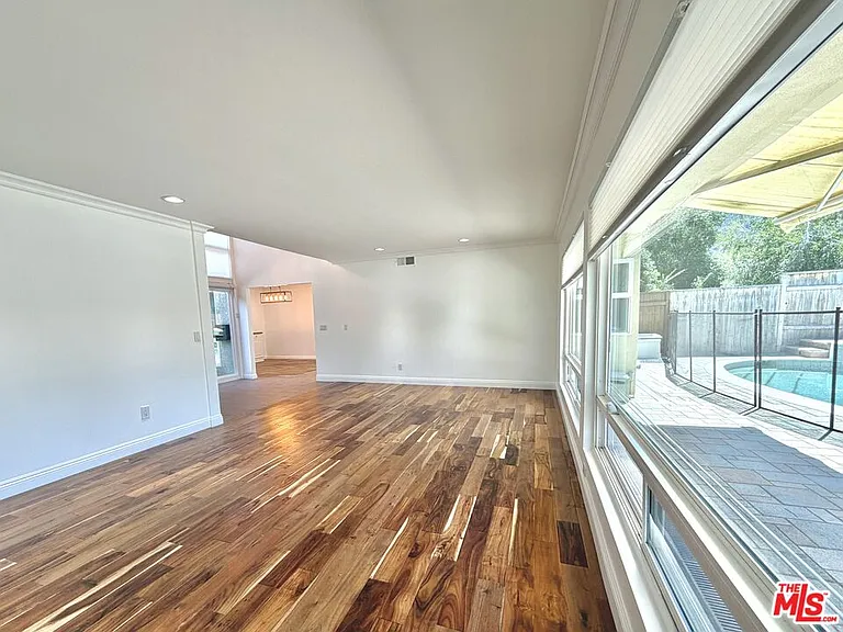 1615 Wellington Pl — Photo 10