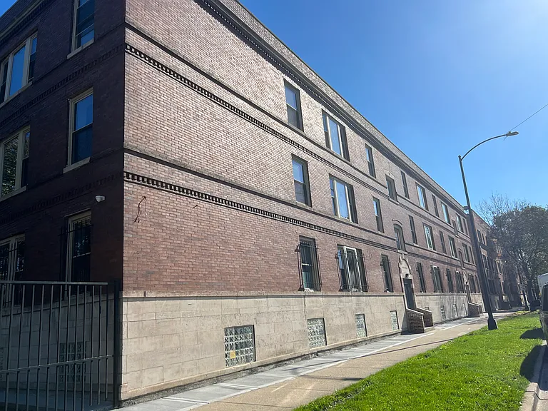 Opal Apartments — Photo 17