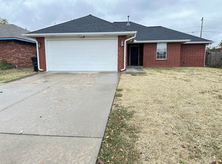 1100 Lawton, Moore, OK 73160