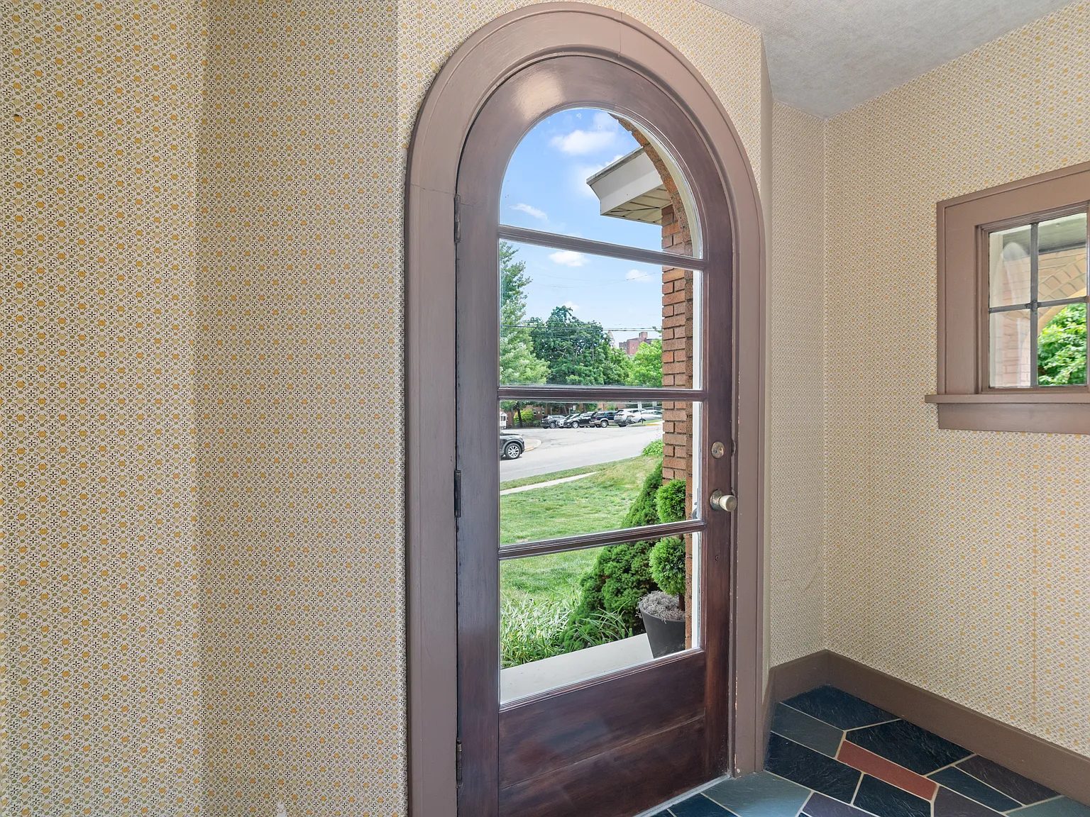2 bed, 1.5 bath, 1250 sqft, $2,250 — Photo 3