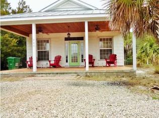 208 SE Avenue E, Carrabelle, FL 32322