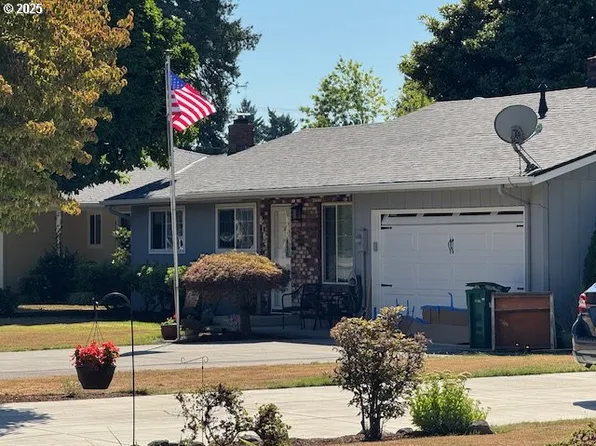 8164 SE Hartcliffe Ct, Milwaukie, OR 97267