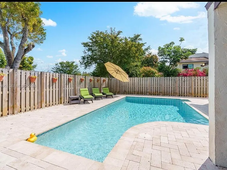 2900 NW 69th Ct — Photo 26