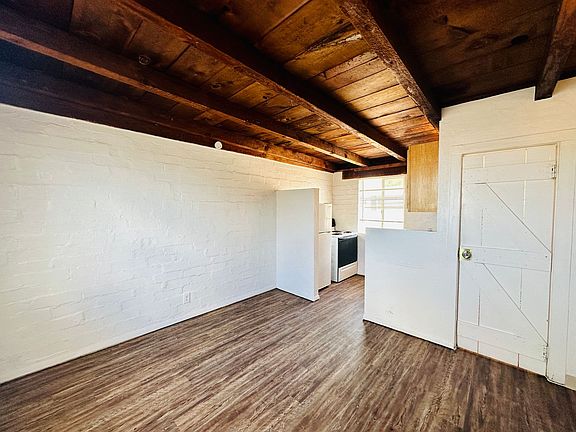 5th image of 250 W Laguna St #Laguna250-2