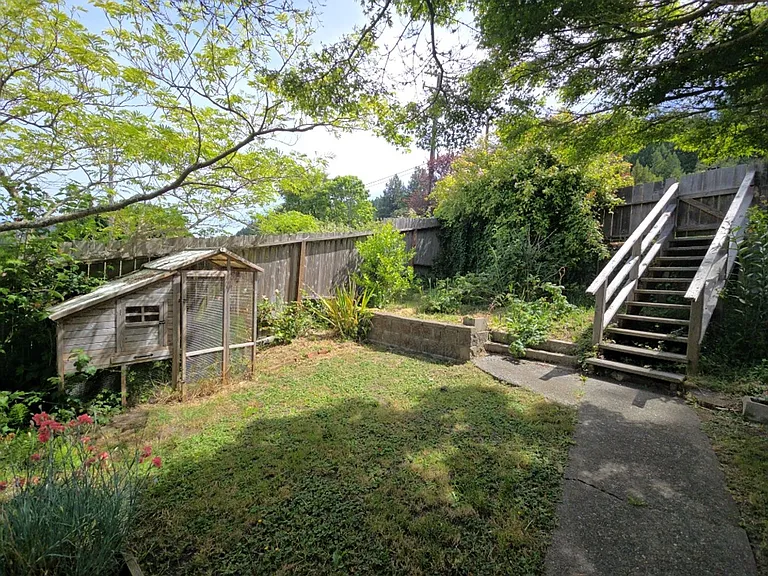 526 B St — Photo 13