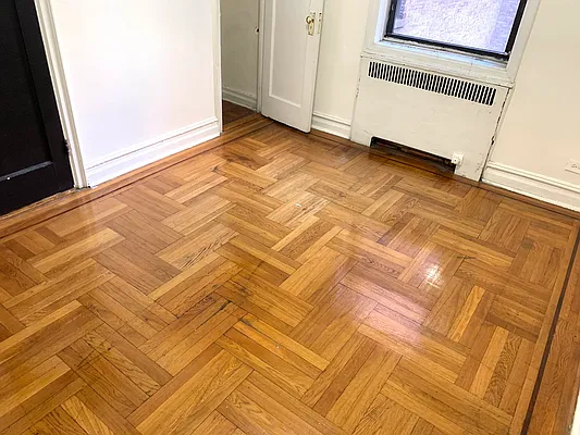 Rented by Tapiro Realty | media 17