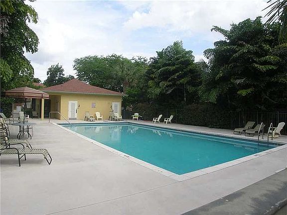 3rd image of 336 City View Dr
