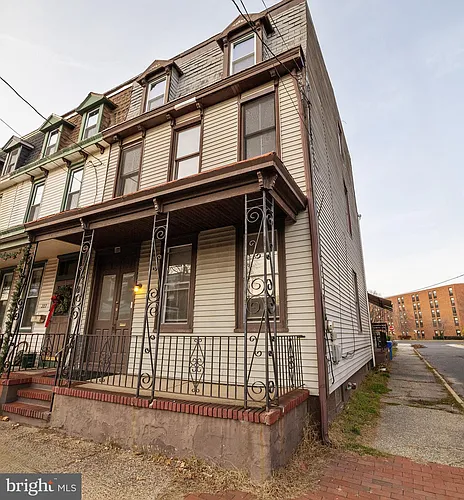 229 Penn St Photo 1