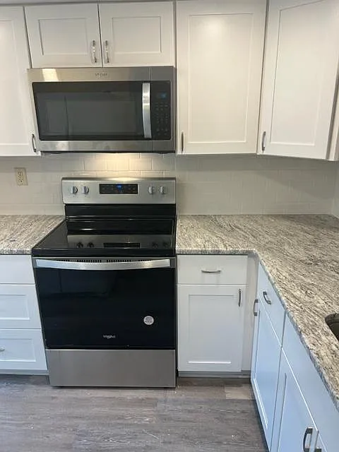 2 bed, 970 sqft, $1,595 — Photo 2