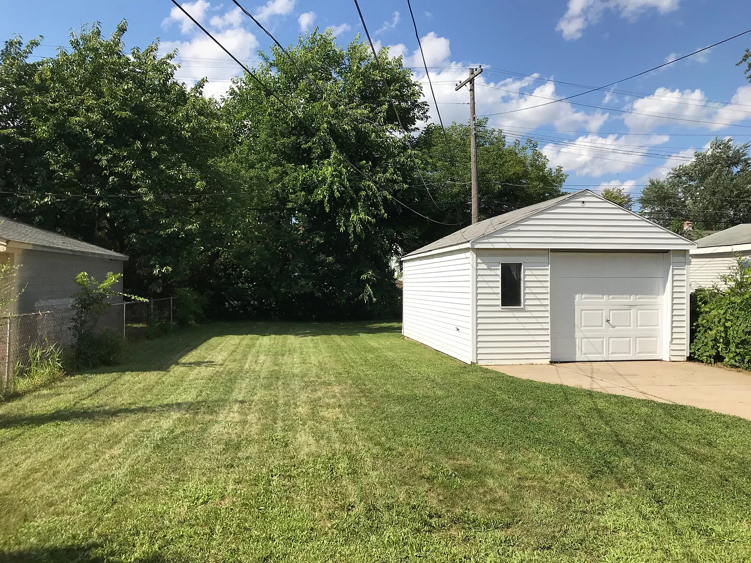 3 bed, 840 sqft, $1,375 — Photo 3