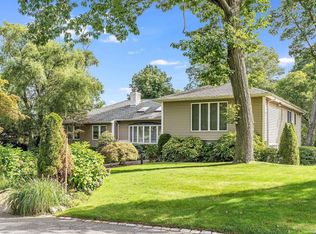 1 Melby Ln, East Hills, NY 11576