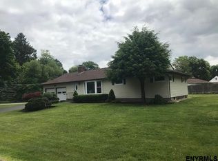 11 Timberland Dr, Loudonville, NY