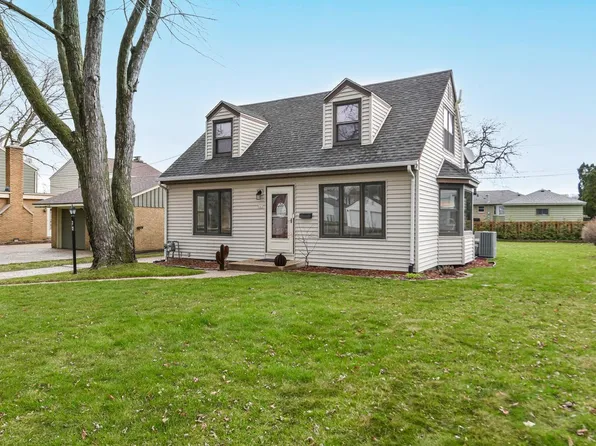 642 North 98th STREET, Wauwatosa, WI 53226